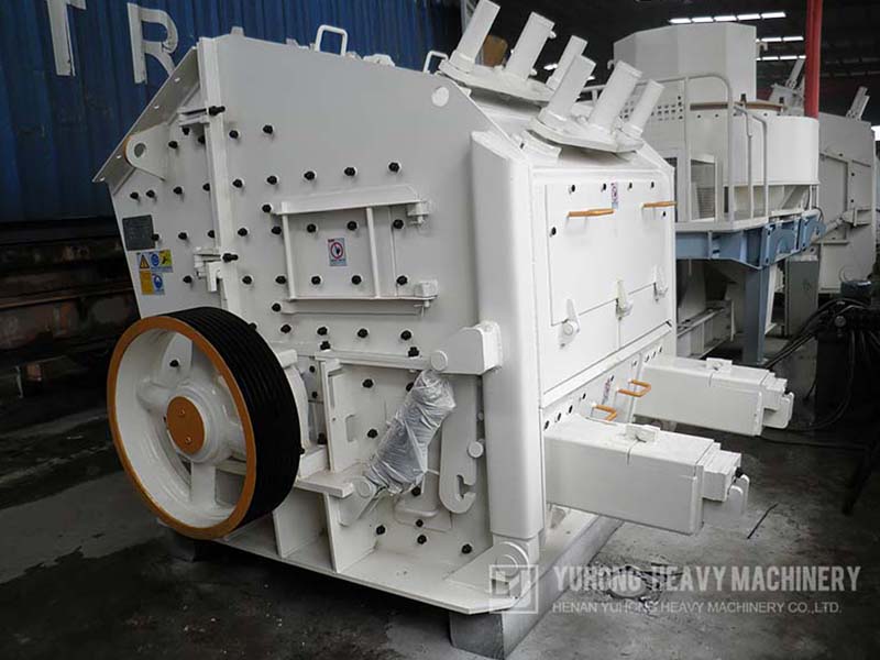 IMPACT CRUSHER